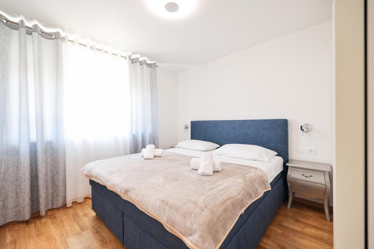 Two Bedroom Apartment With A Balcony Relja Zadar Ngoại thất bức ảnh
