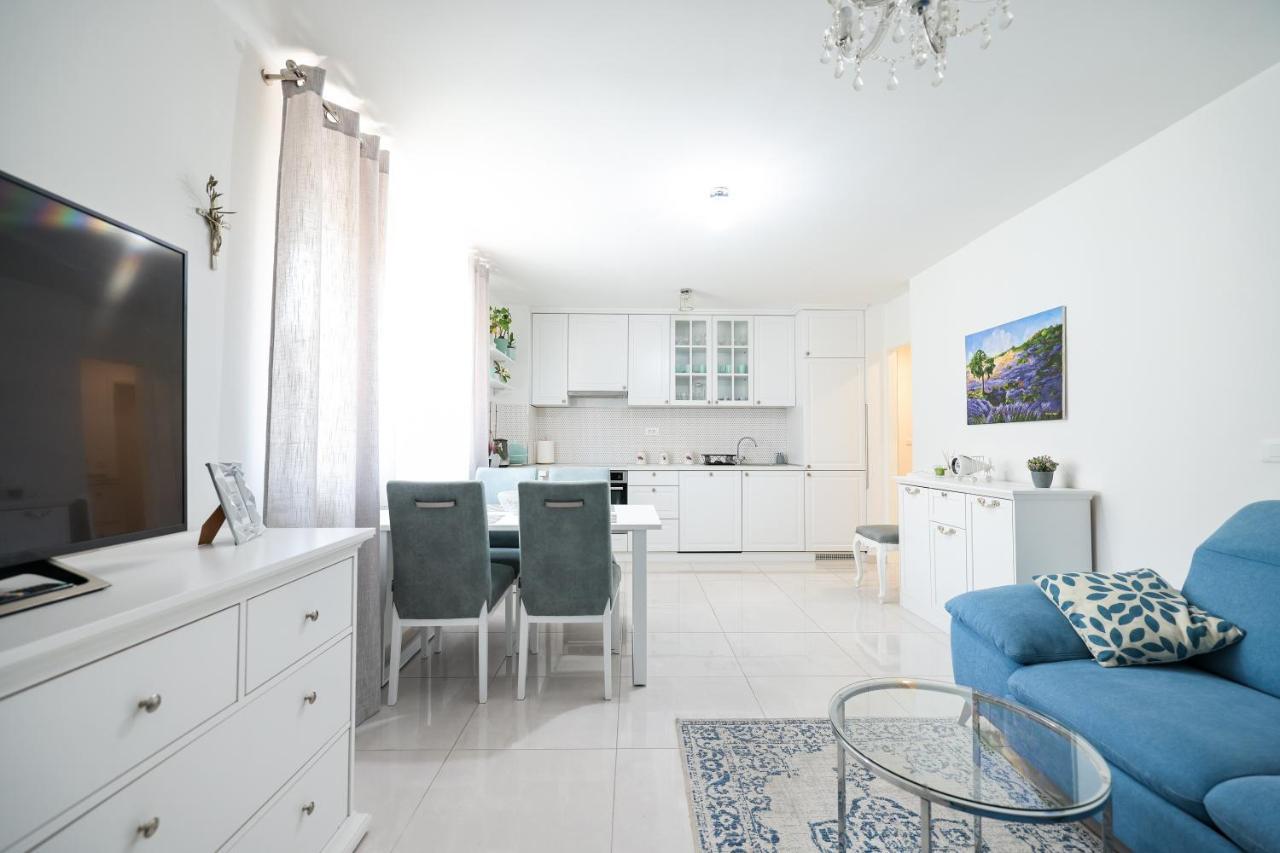 Two Bedroom Apartment With A Balcony Relja Zadar Ngoại thất bức ảnh