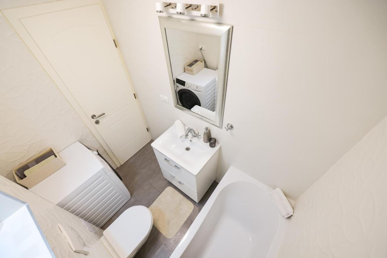 Two Bedroom Apartment With A Balcony Relja Zadar Ngoại thất bức ảnh