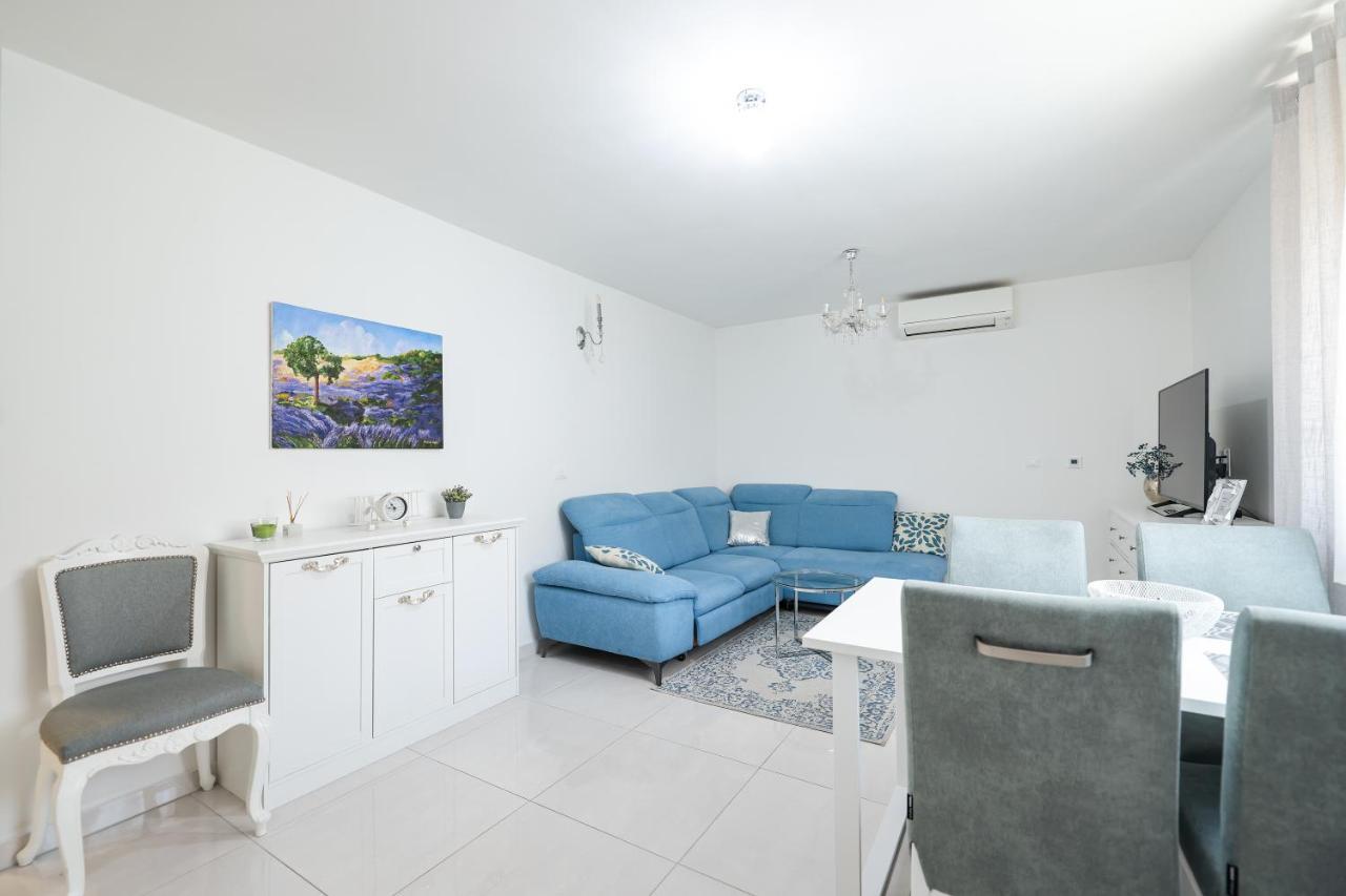 Two Bedroom Apartment With A Balcony Relja Zadar Ngoại thất bức ảnh